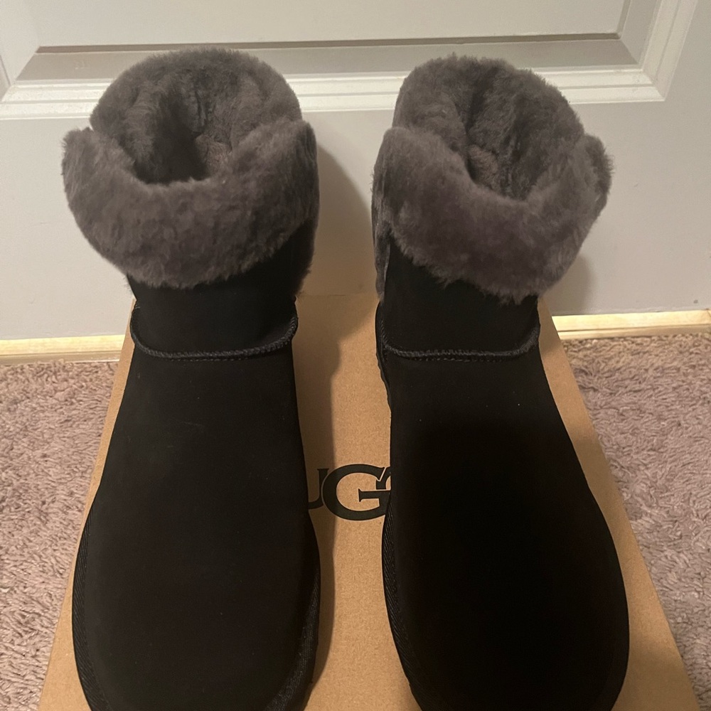 Uggs - Saniya Sherling Mini
